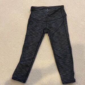 Athleta Black Space Dye Capri Style leggings